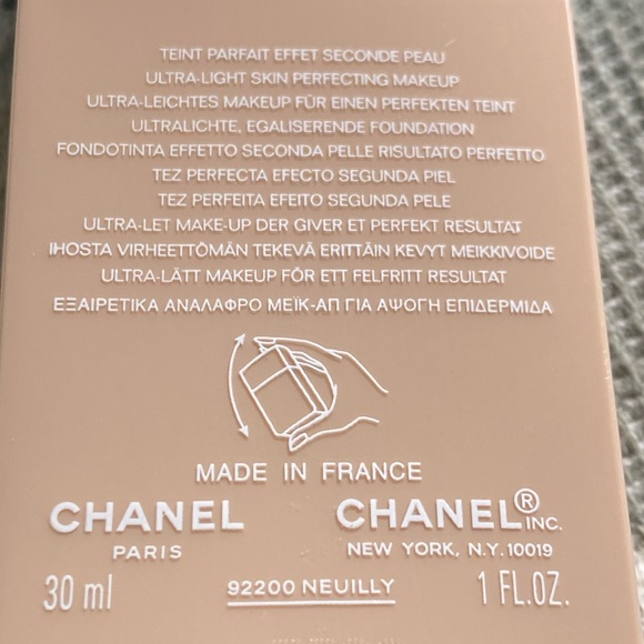 CHANEL Other - Chanel - Vitalumiere Aqua - Foundation SPF15  - 30ML, Shade B10, EUC, 75%full,